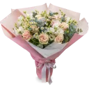 Flower of roses and lisianthus